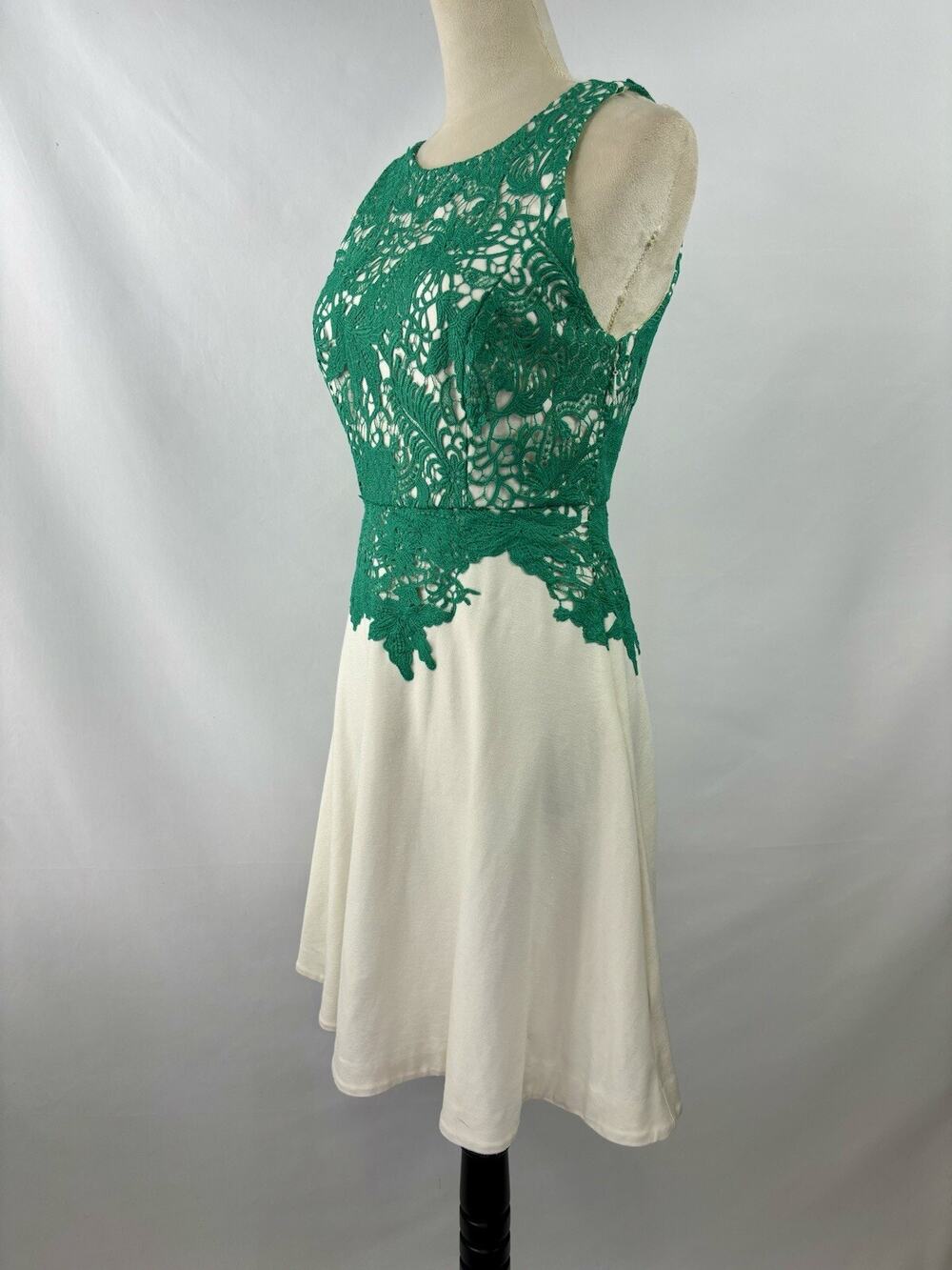 Moulinette Soeurs Anthropologie Dress White Green 2 Lace Accent Sleeveless